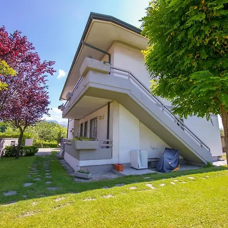 Apartment Lilla By Mmega Massa (Tuscany)