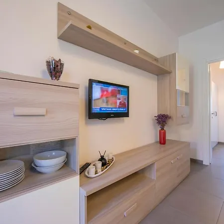 Apartment Lilla By Mmega Massa (Tuscany)